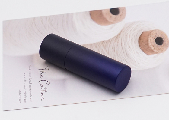 Round Magnetic Lipstick Tube 3.5g Gradient Metal Cosmetic Container